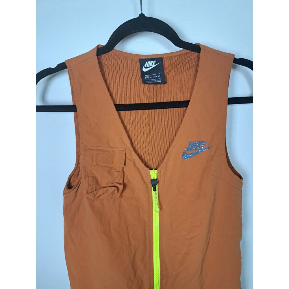 Nike Sportswear Romper Shorts Women Size X-Small Orange‎ Icon Clash